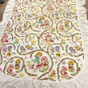 Vintage 1980’s Strawberry Shortcake Twin Quilted Bed Spread Cover Ruffled Quilt